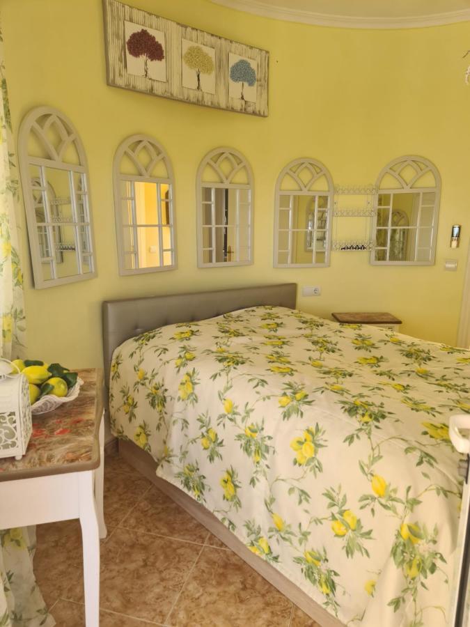 Gasthaus Chateau Angelique Valencia Exterior foto